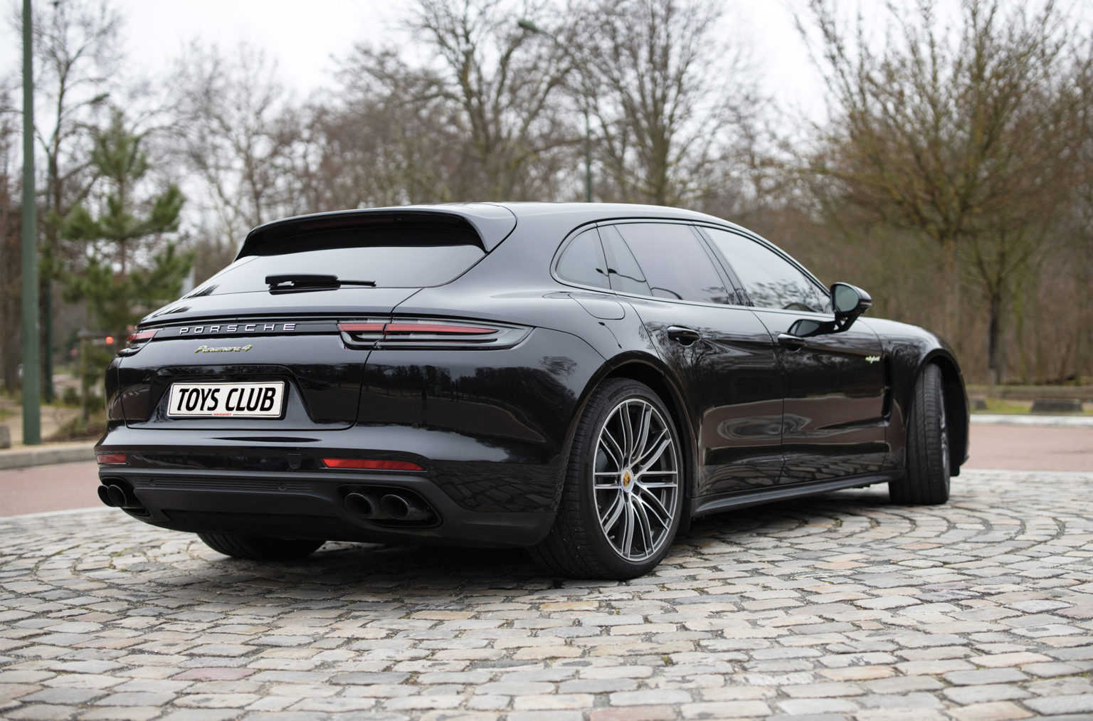 Porsche Panamera 4 ehybrid Sport Turismo Toys Club