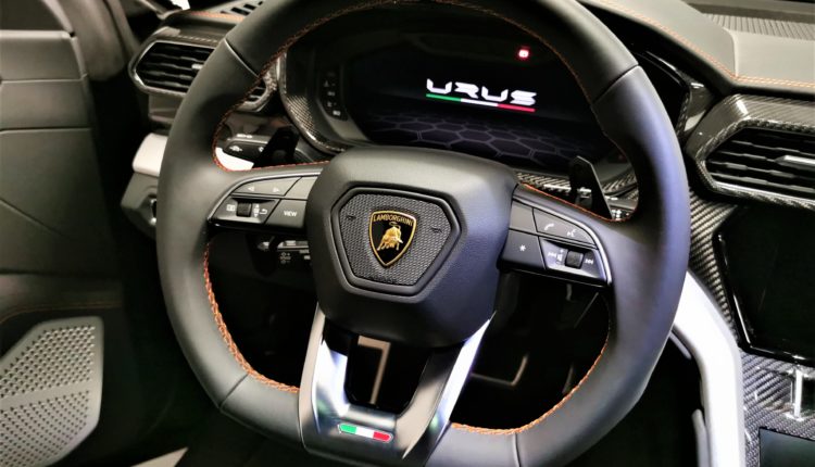 Volant Lamborghini Urus