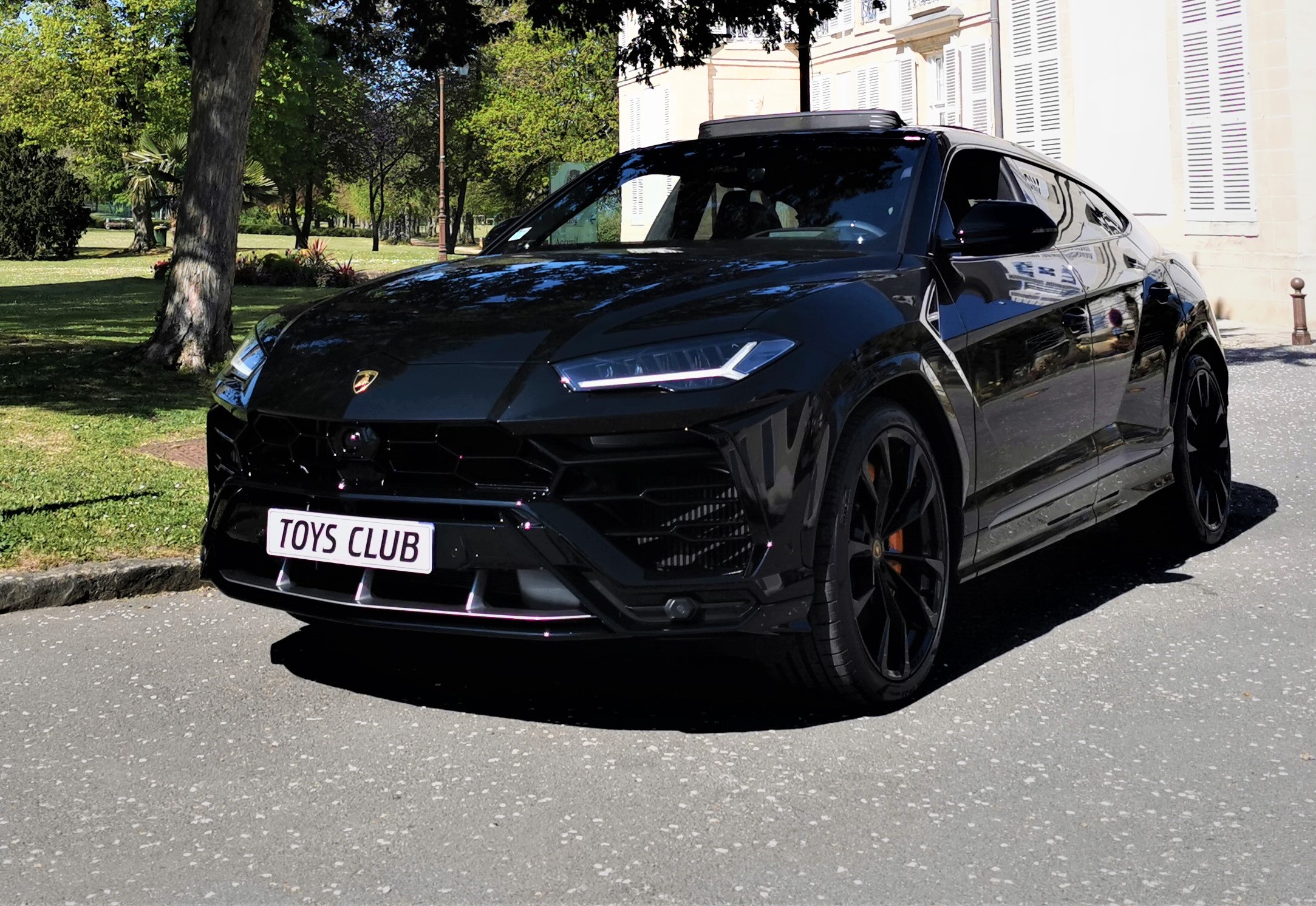 LAMBORGHINI URUS