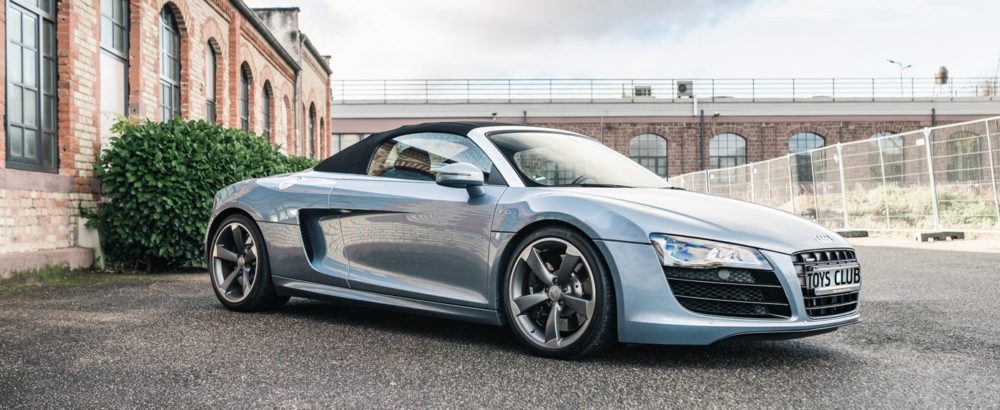 AUDI R8 V10