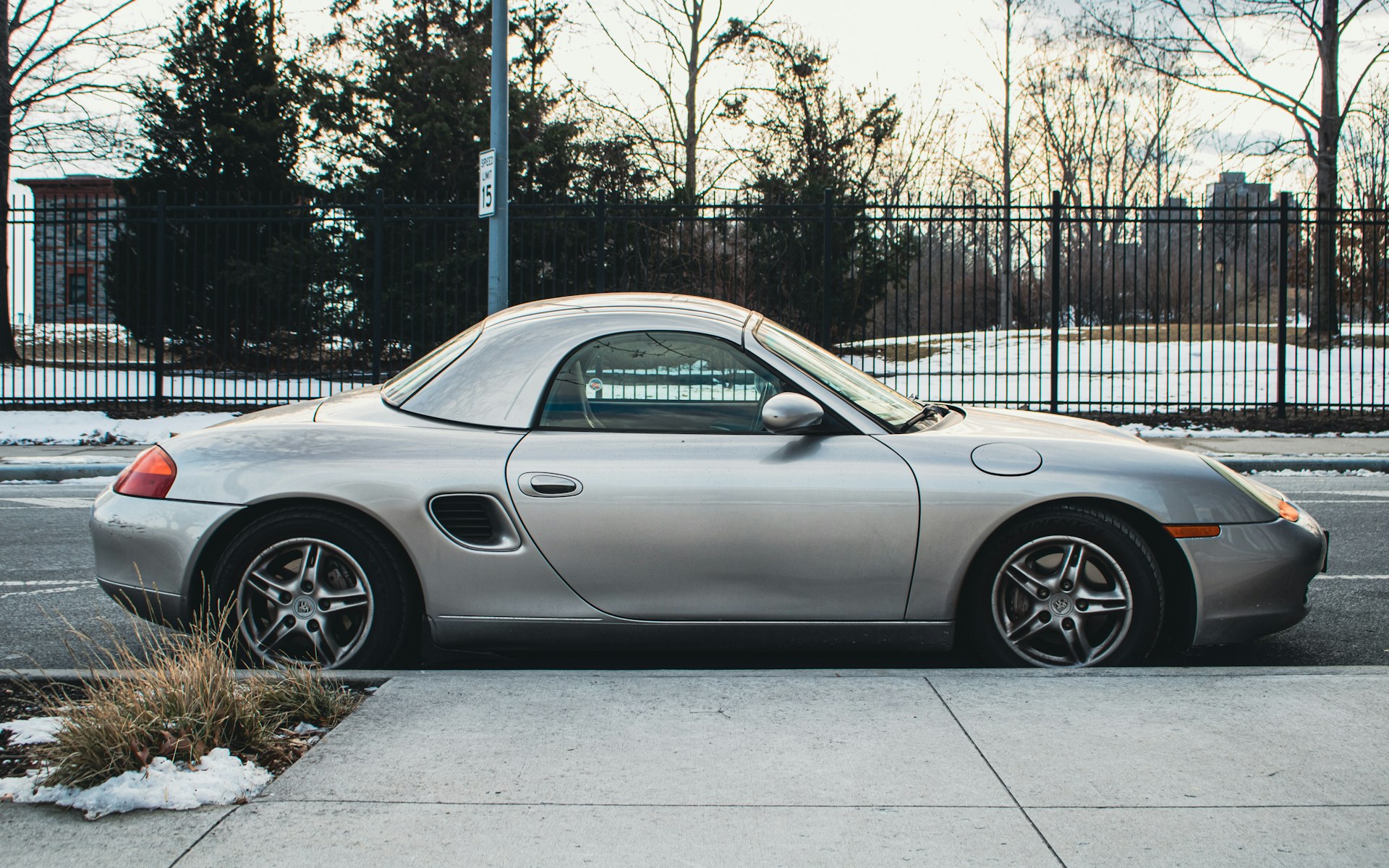 Compacte, pure, intemporelle : l’essence même du cabriolet sportif
